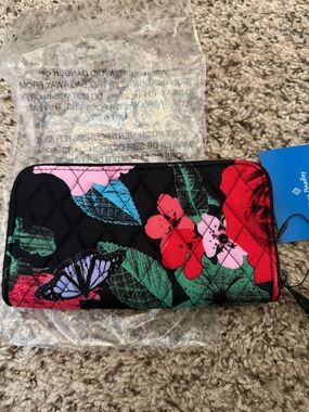 Vera Bradley Havana Rose Black Floral & Butterfly Quilted Zip Wallet